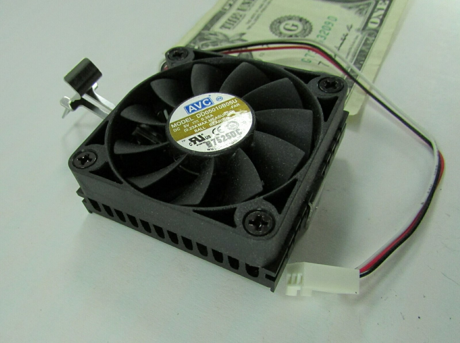 New AVC Ball Bearing Cooling Fan with Heatsink & Mount 5VDC .35A DD05010B05U