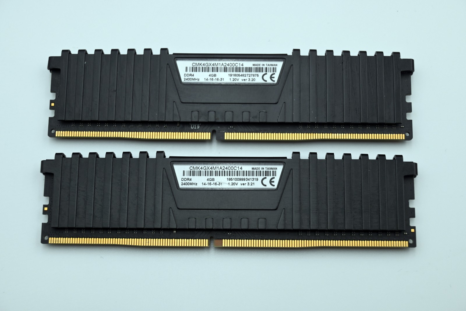 Corsair Vengeance LPX 8GB Kit 2x4GB DDR4-2400 CMK4GX4M1A2400C14 MemTest PASS