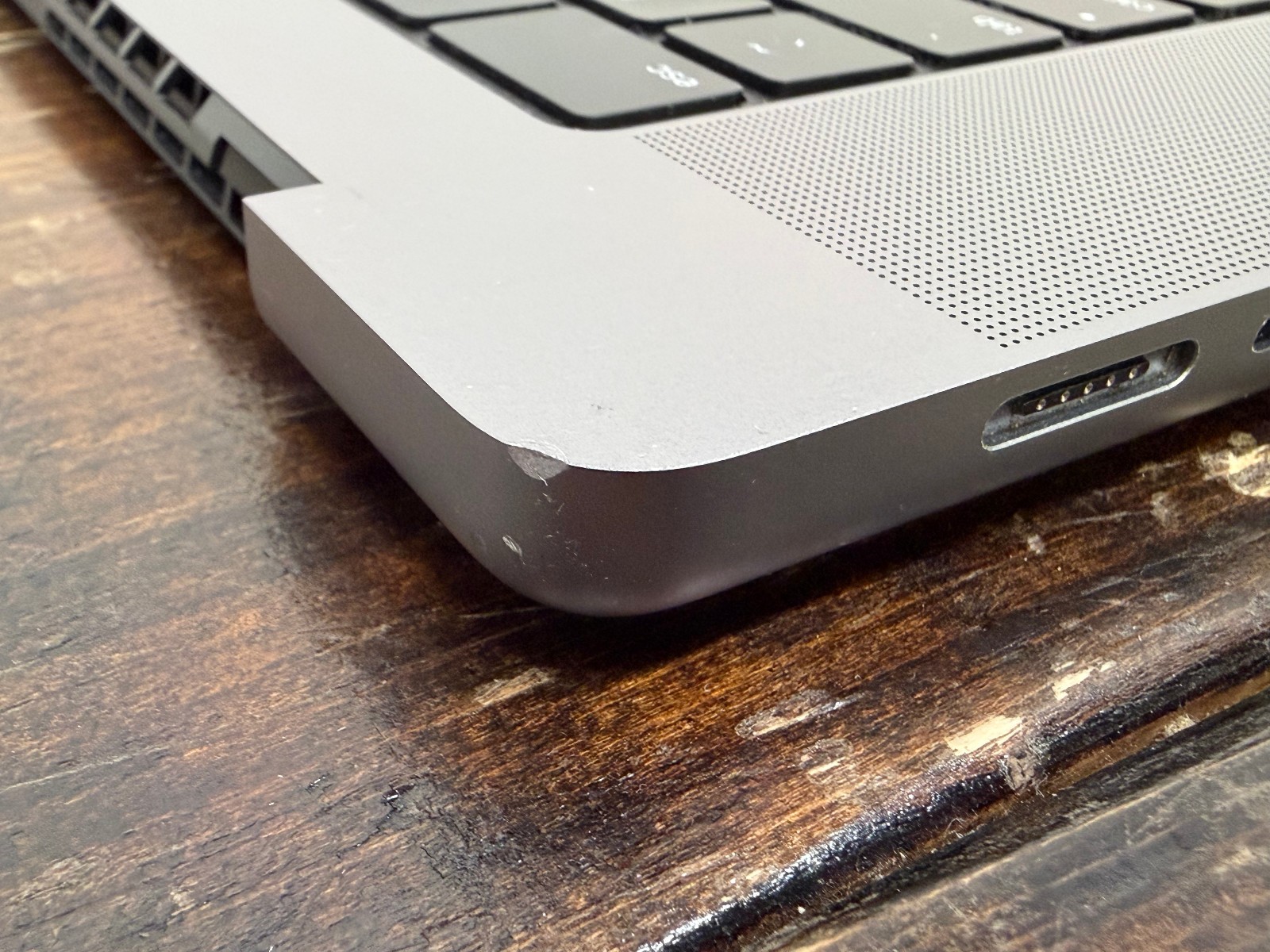 OEM Apple MacBook Pro 16″ M1 2021 A2485 Top Case Keyboard Palmrest Space Gray B