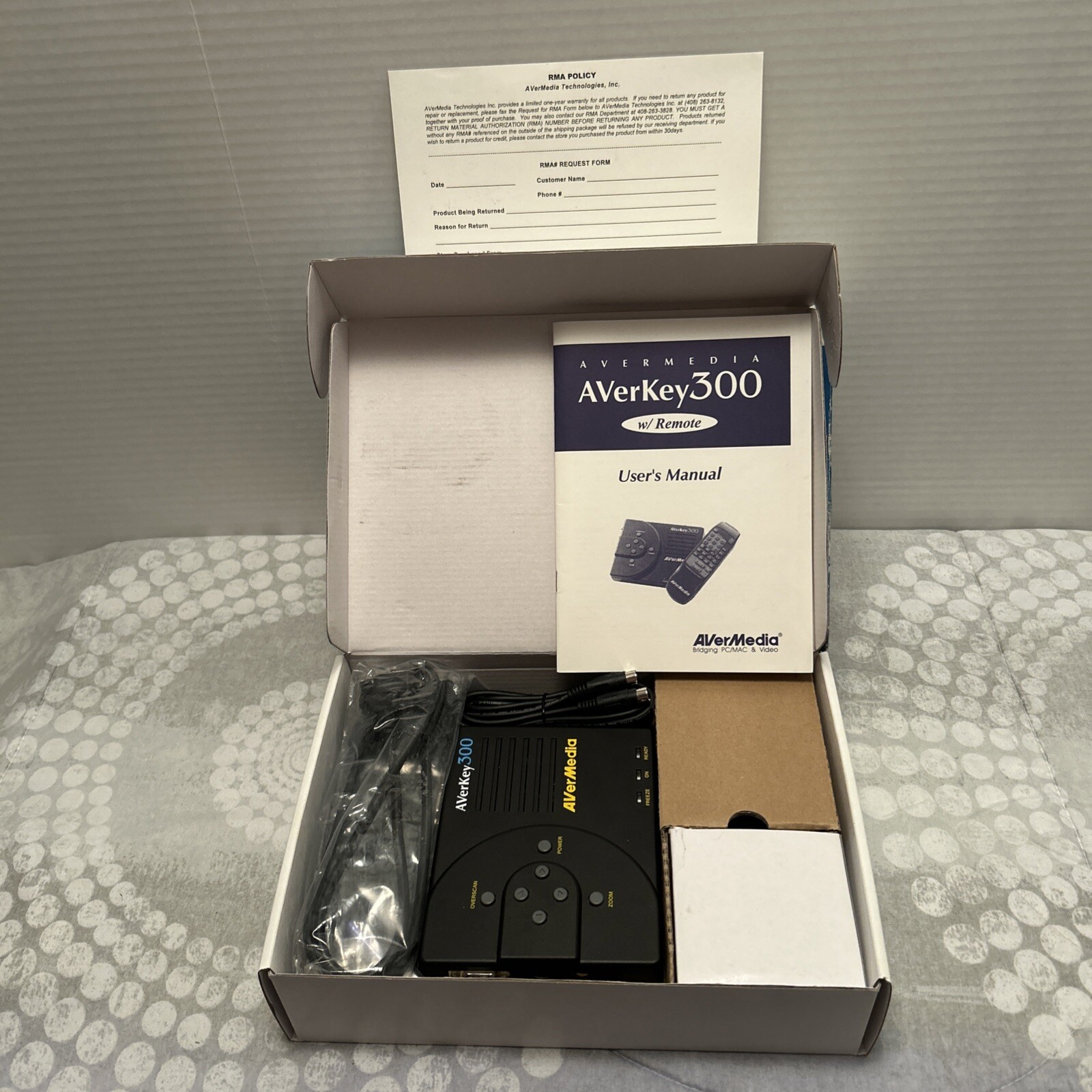AverKey300 Gold 1600×1200 Display PC/MAC + Accessories NIB