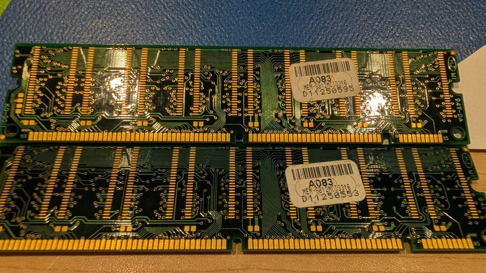 Lot of 2 Hynix Hyundai SDRAM DIMM Memory Modules PC100 PC133 168-Pin Vintage RAM