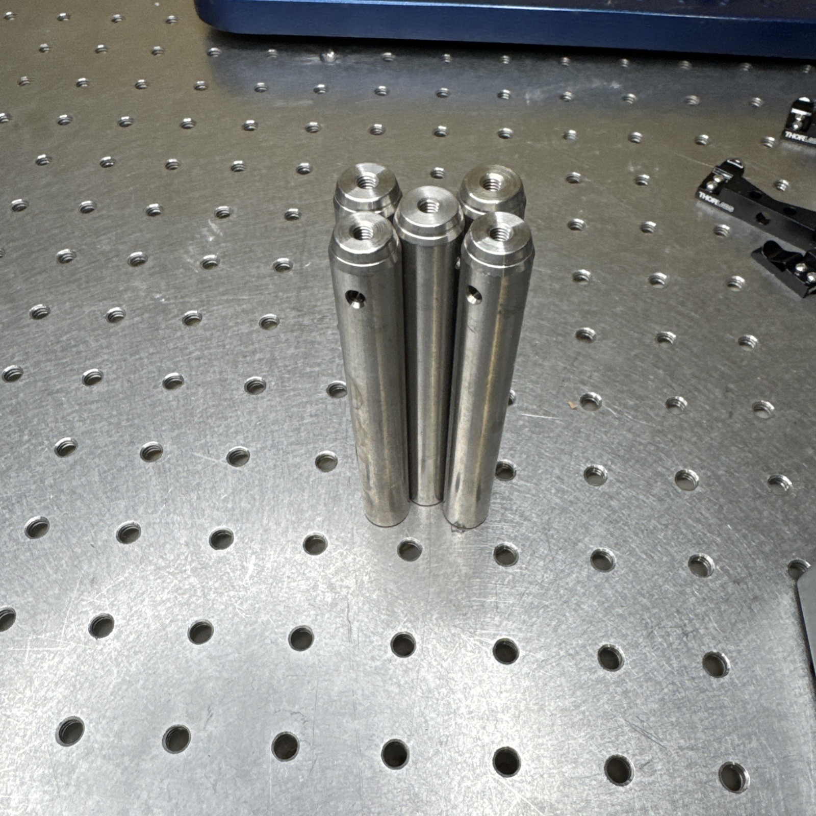Thorlabs TR100/M – Ø12.7 mm Optical Post, SS, M4 , M6 Tap, L = 100 mm Lot Of 5