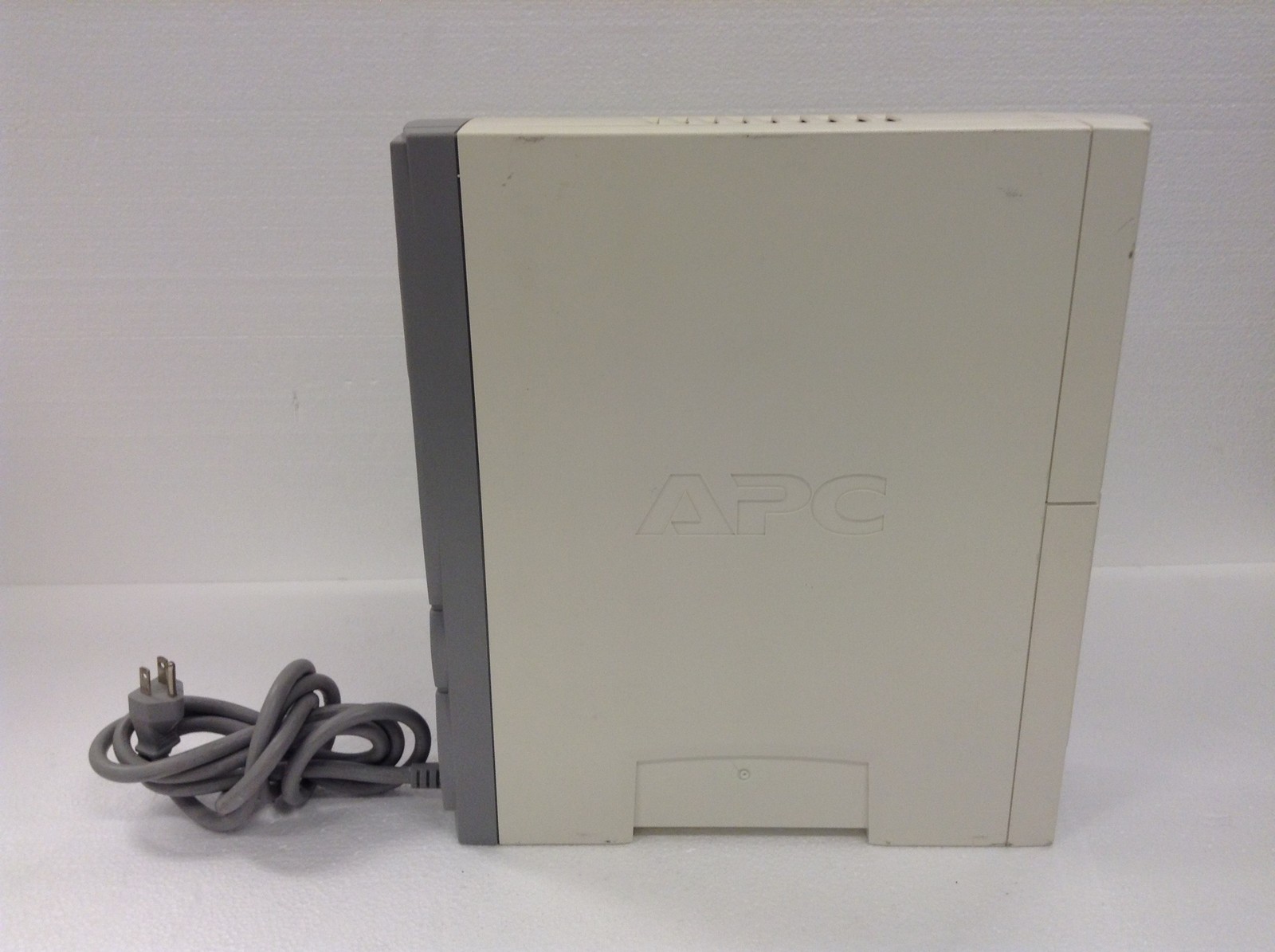 APC Back-UPS RS 1000 BR1000 8 Outlet Battery Backup 600W, No Batteries FREE SHIP