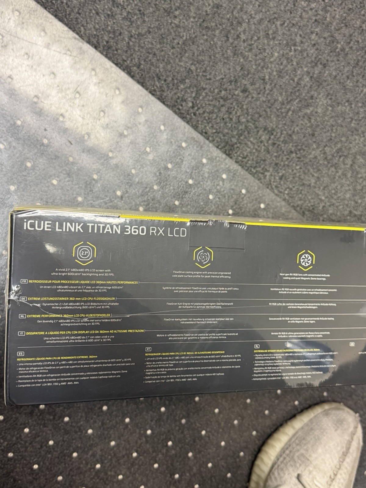 CORSAIR – iCUE LINK TITAN 360 RX LCD Liquid CPU Cooler – White