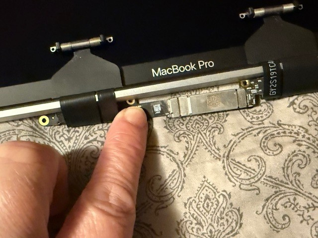 13″ MacBook Pro Retina Silver Display Assembly A2251 2020- Tested and working