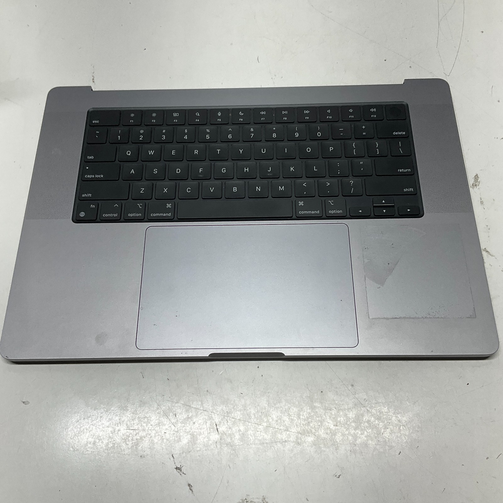 Apple MacBook Pro 16″ 2021 A2485 KEYBOARD PALMREST TOPCASE BATTERY TOUCHPAD GRAY