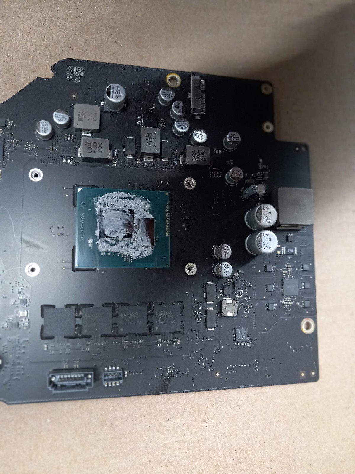Apple 21.5″ iMac A1418 2015 2.8 GHz i5-5575R Logic Board 820-00431-A
