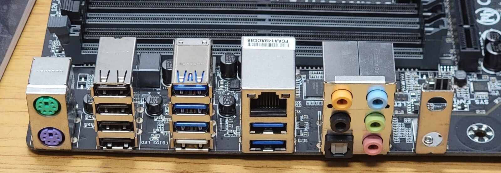 Gigabyte GA-X99-UD4 Intel X99 Socket 2011-3 DDR4 E-ATX Motherboard FOR PARTS
