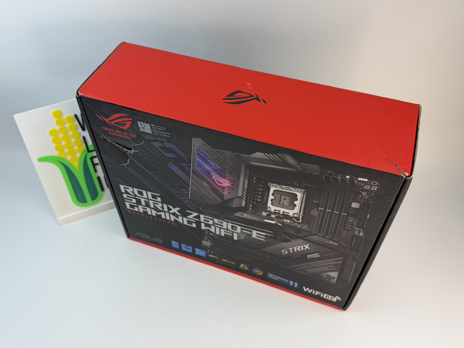 ASUS ROG STRIX Z690-E Gaming Wi-Fi Motherboard Inte LGA 1700 DDR5 ATX