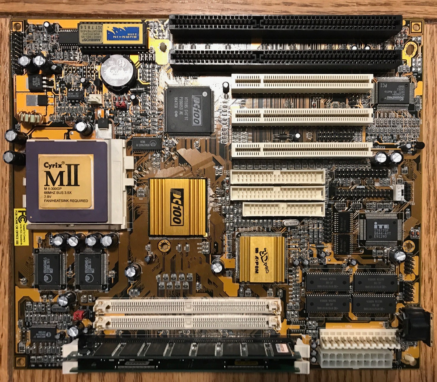Vintage PCChips M590 motherboard super Socket 7 w/Cyrix MII-300gp cpu & 96mb RAM