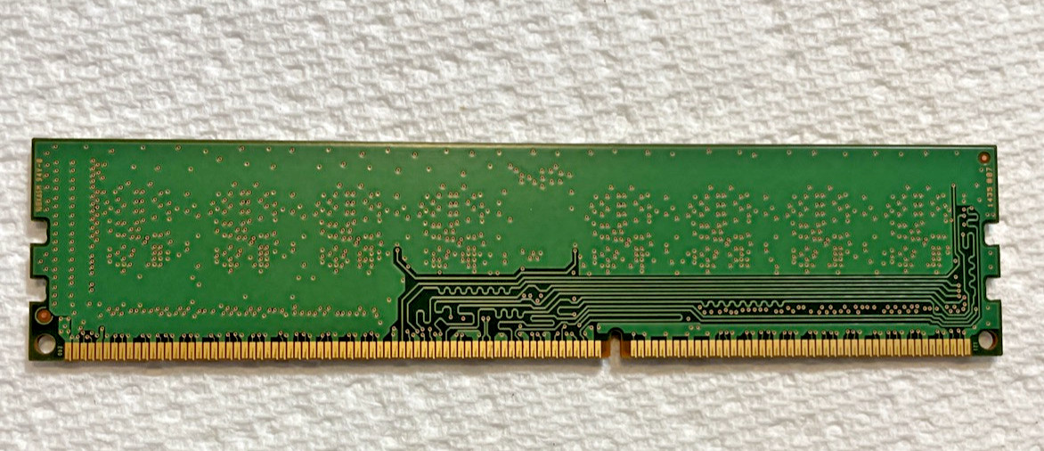 SAMSUNG 4GB 1RX8 PC3L-12800U-11-13-A1 M378B5173EB0-CKO
