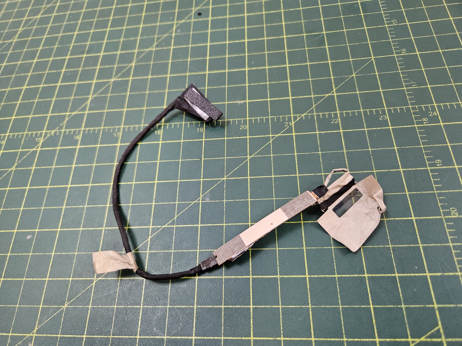 Lenovo Slim 7 14IRP8 14″ 40-pin OLED 2880×1800 LCD Screen Video Cable