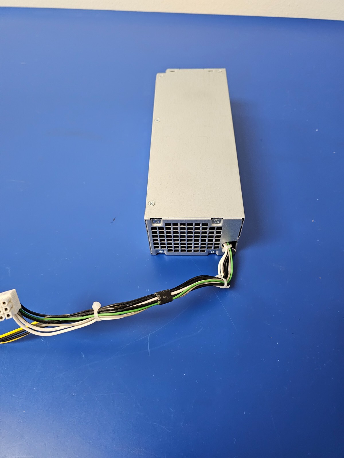 DELL POWER SUPPLY H180ES-00 PASS 180 WATTS (1) 6-pin, (1) 4-pin Connectors