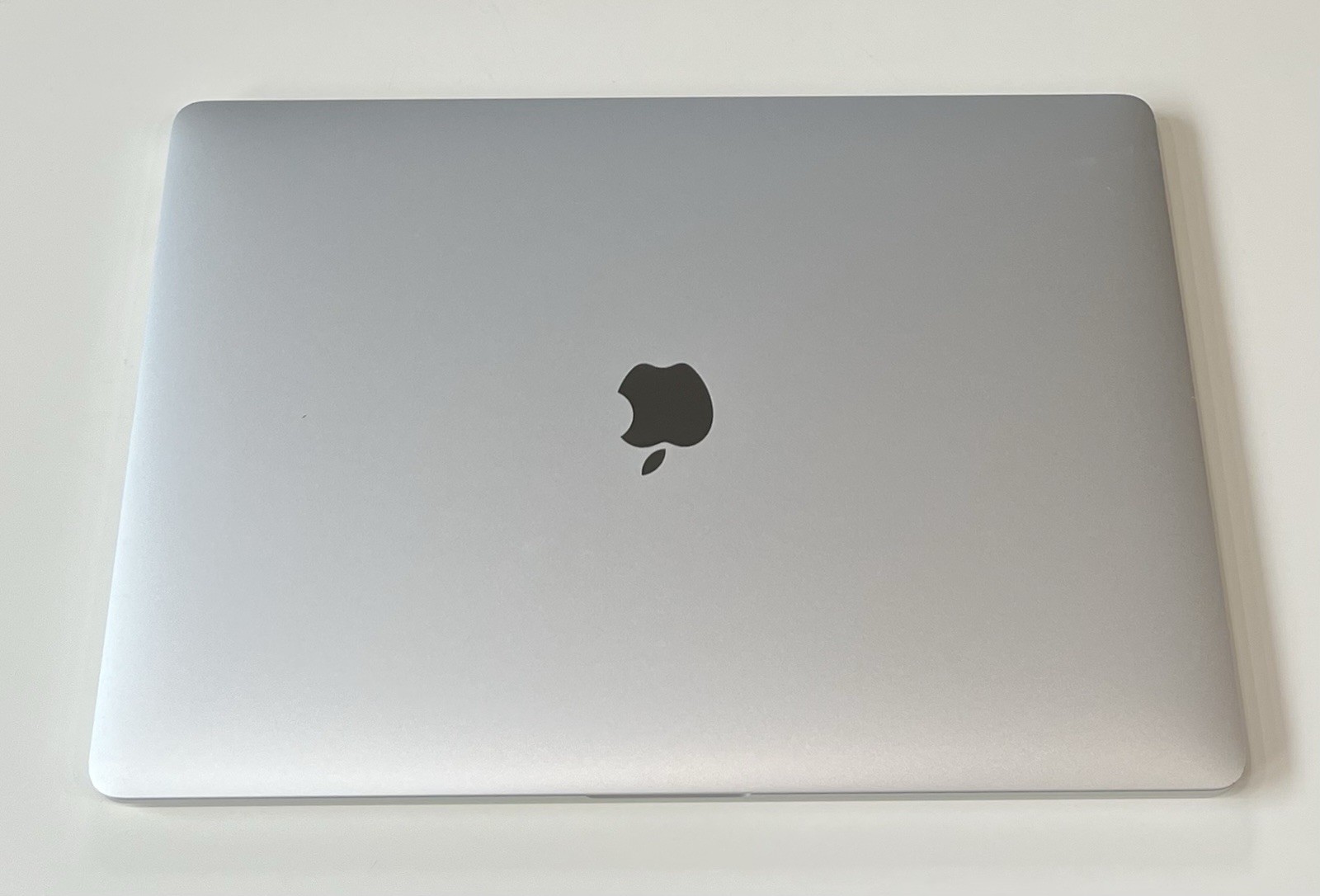 Apple MacBook Pro 15 A1990 2019 LCD Display Silver 661-10356 Genuine Grade A-