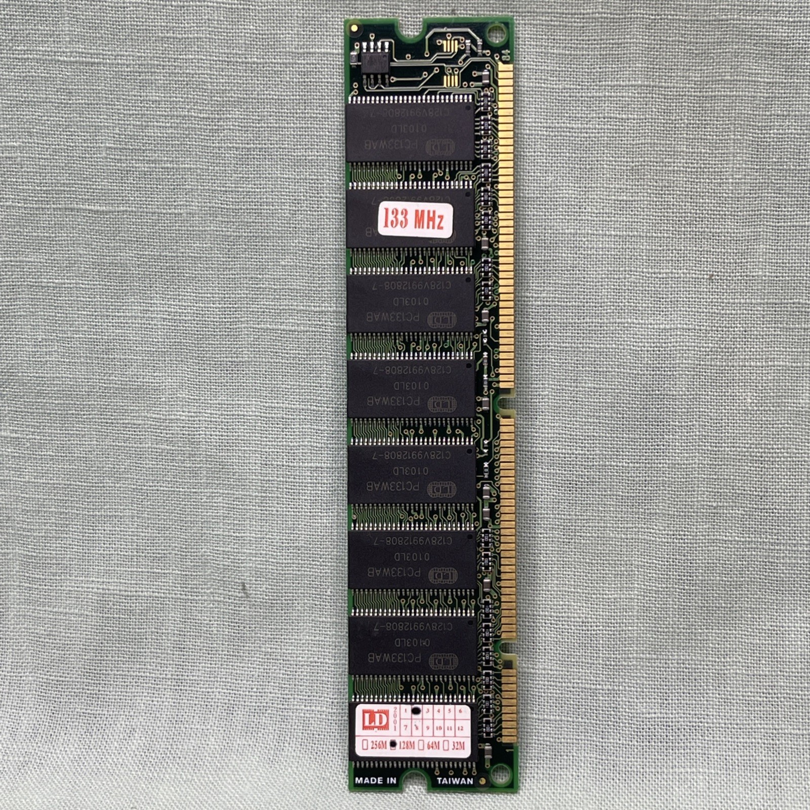 PC133 128MB SDRAM 168 Pin Desktop Memory RAM 133MHz Untested Clean