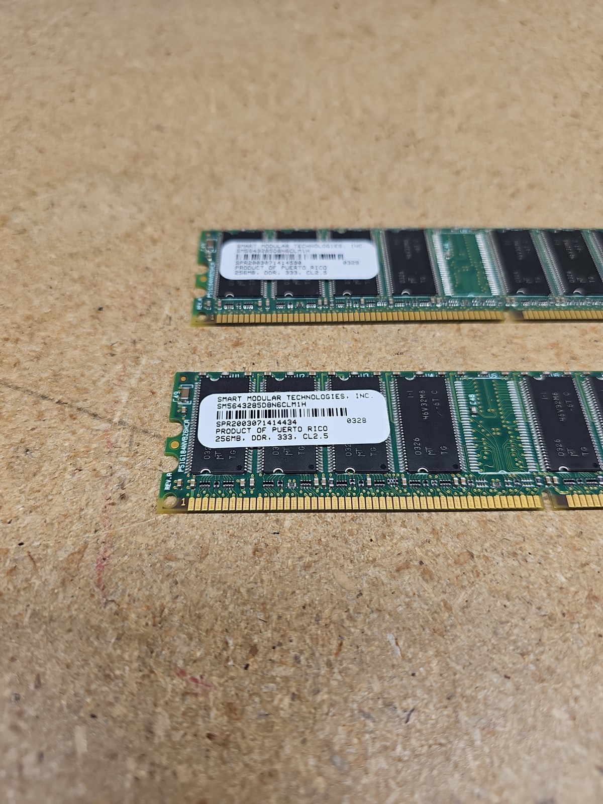 2x 256MB DDR 333 CL2.5 Smart Modular Technologies Inc. RAM SM5643285D8N6CLM1H *a
