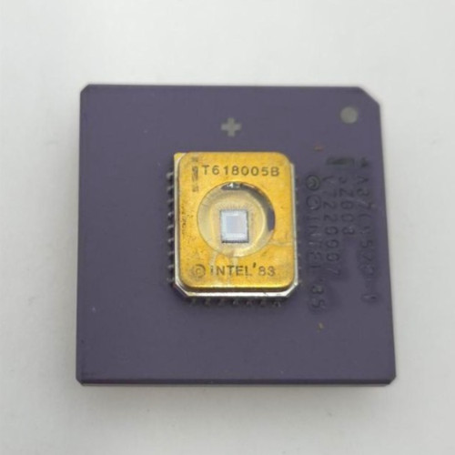RARE – Intel A87C452P CPU EPROM Purple Ceramic and Gold PGA Vintage Prosessor