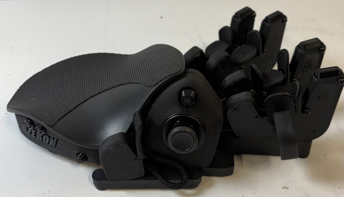AZERON CYBORG *pads not included (P15027482)