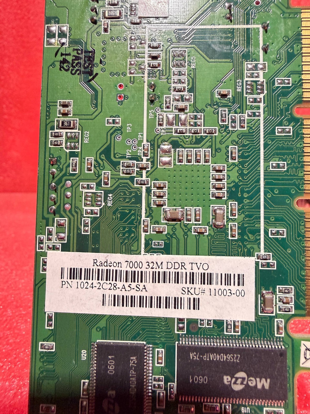 ATI RADEON 7000 32M DDR TVO AGP Universal 1024-2C28-A5-SA