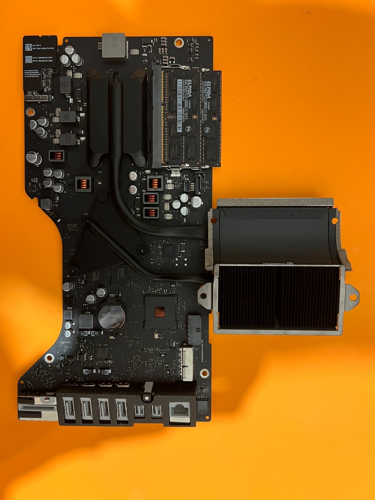 Apple iMac Logic Board A1418 Non-Retina 21.5″ Late 2015 2.8GHz i5 8GB RAM