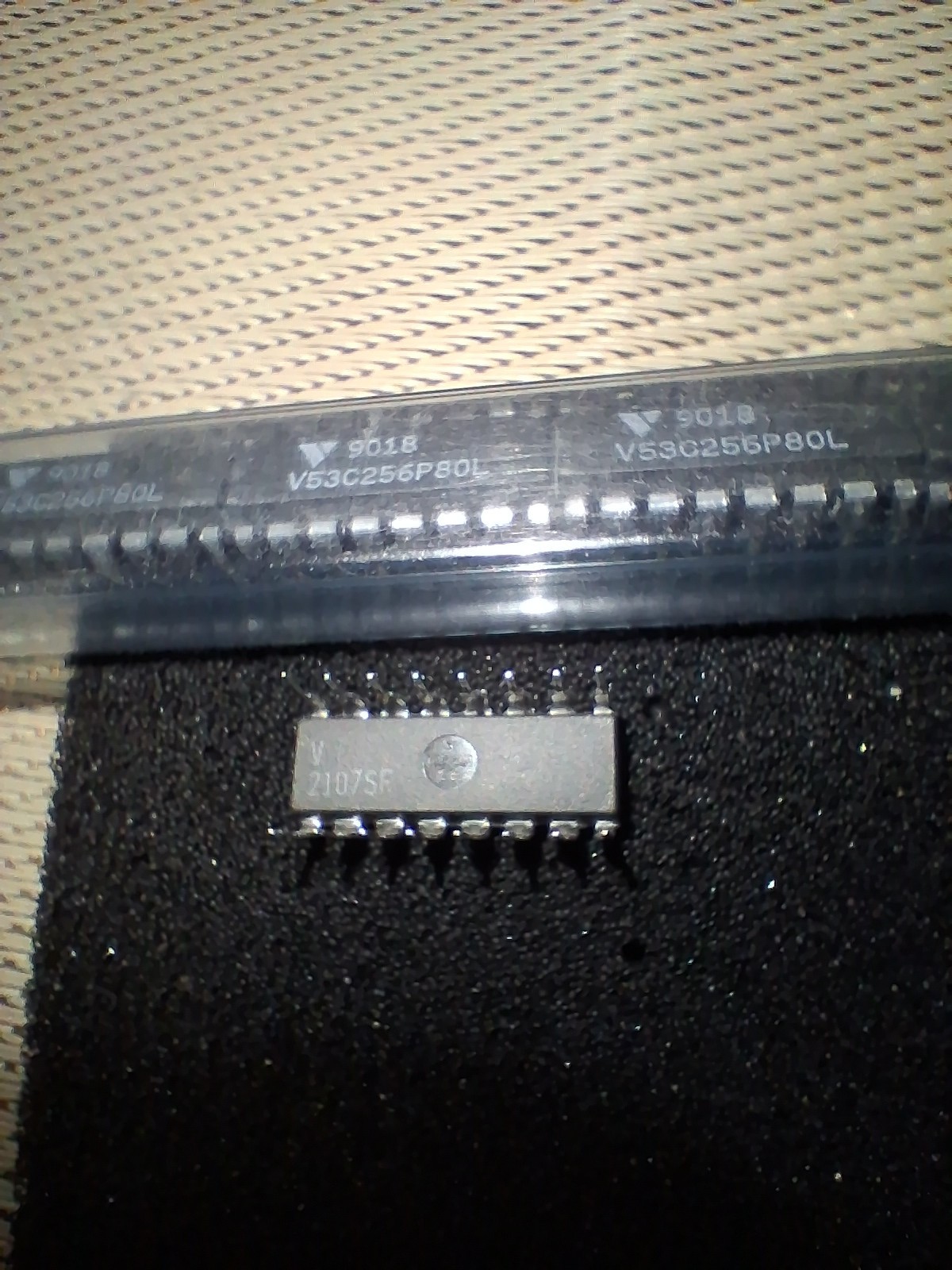 Vitelic V53C256P80L Low Power 256k x 1 Bit Fast Page Mode Dram 16 Pin 80ns New