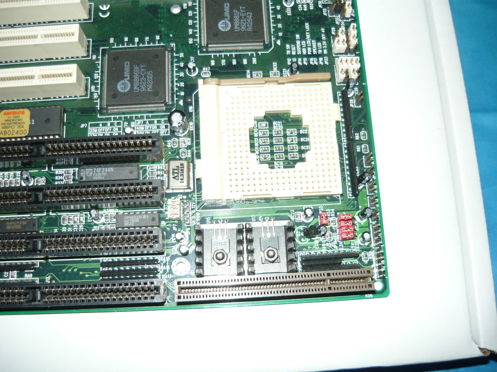 Vintage PC Chips M915 Socket 3 486 Motherboard Used Description