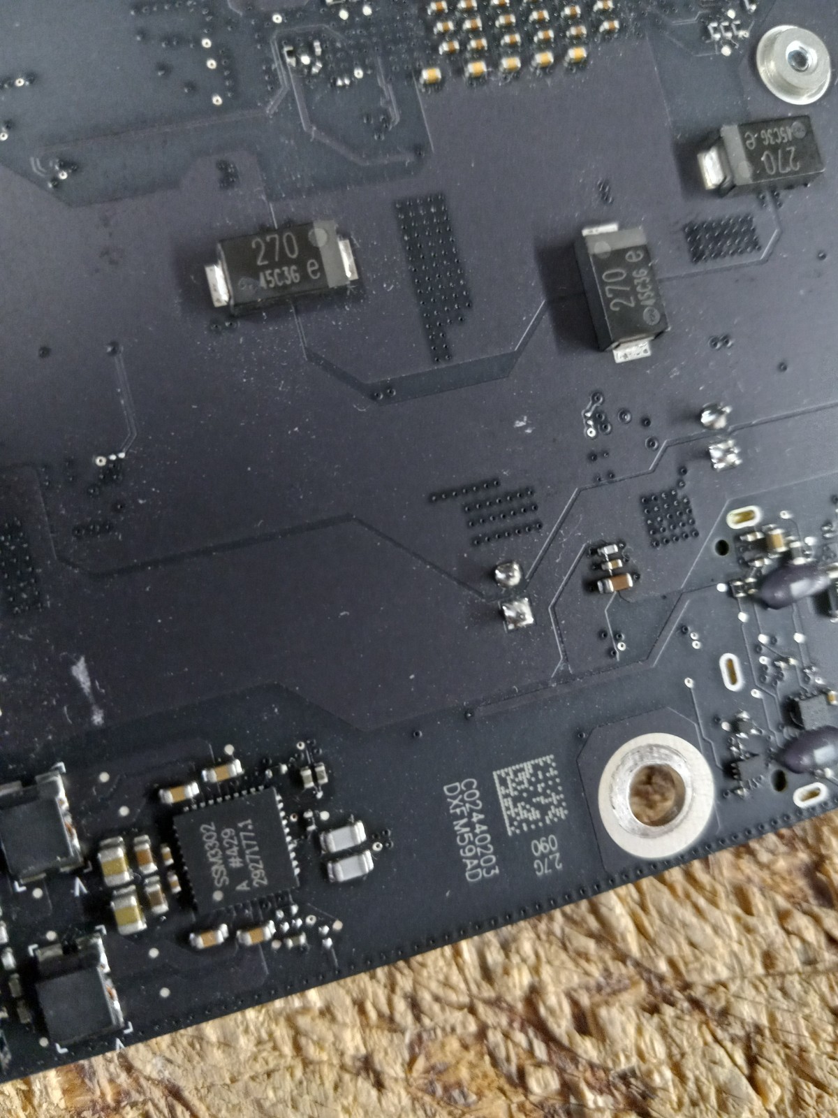 Apple iMac A1418 21.5 Late 2013 i5-4570R 2.7GHz Logic Board 820-3588-A + 16GB RA