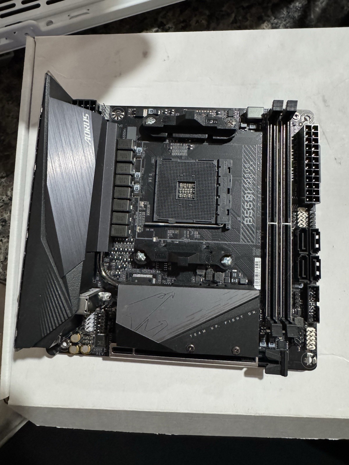 GIGABYTE B550I AORUS PRO AX AM4 Mini-ITX Motherboard (B550IAORUSPROAX)