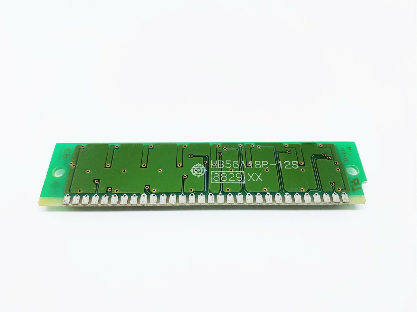 One (1) 30-pin SIMM w/ unknown capacity and speed (WCM-30S-032)