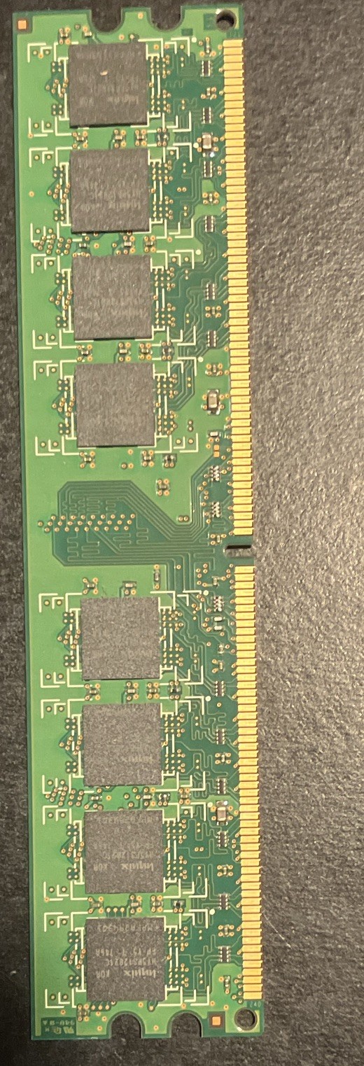 Hynix 1GB DDR2 PC2-5300U 240-Pin Unbuffered DIMM RAM HYMP512U64CP8-Y5
