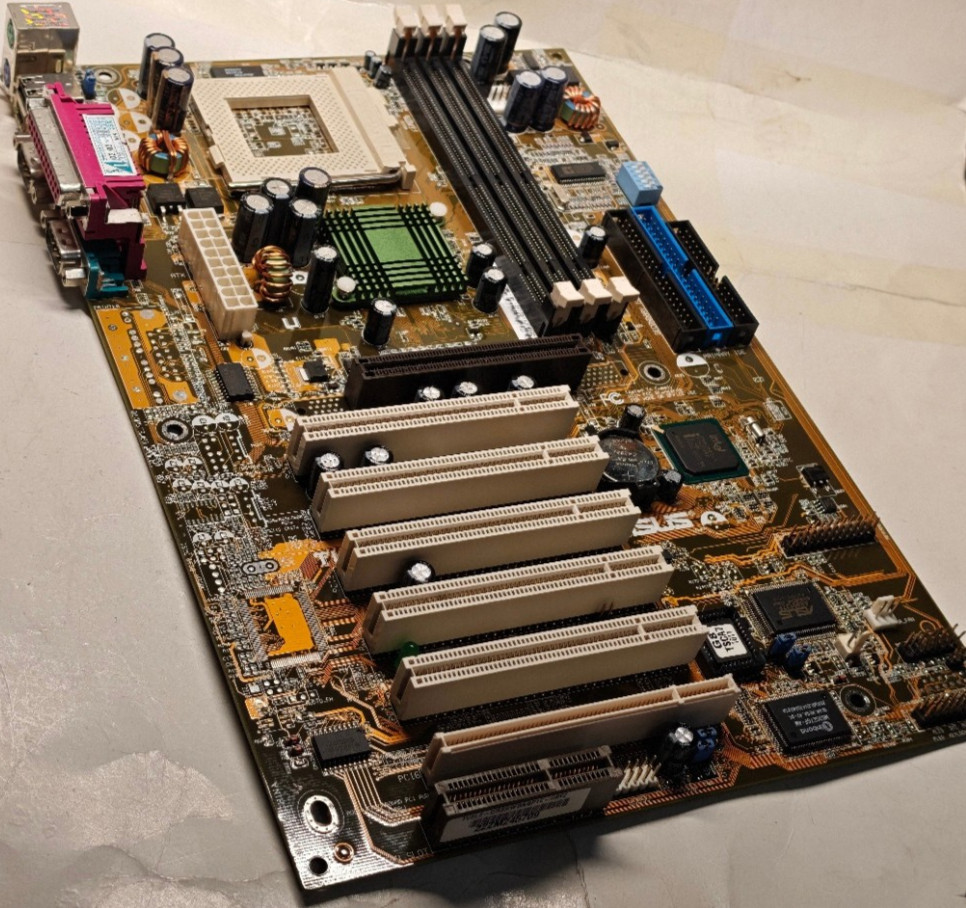 Socket 370 *Tualatin* ASUS TUSL2-C Rev 1.04, CPU & 128 MB *See description*