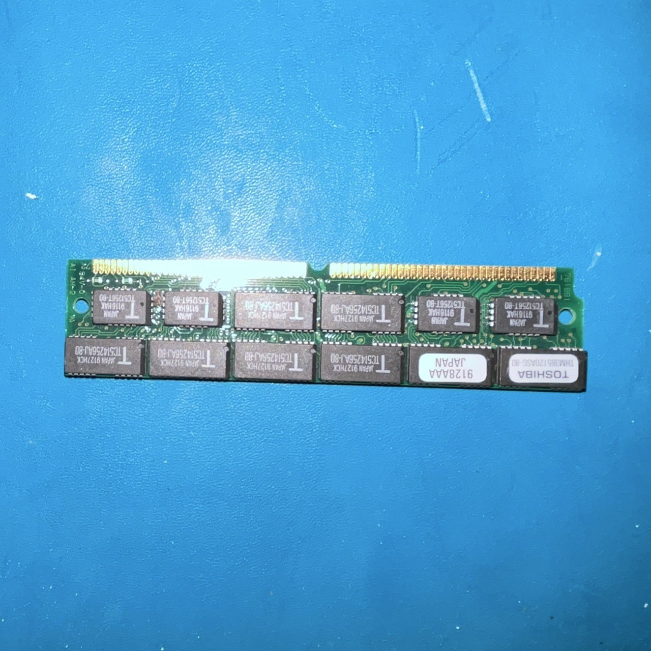 Toshiba 256MB PC-100 SDR SDRAM 168-Pin DIMM Non-ECC Unbuffered THM332100AS-10