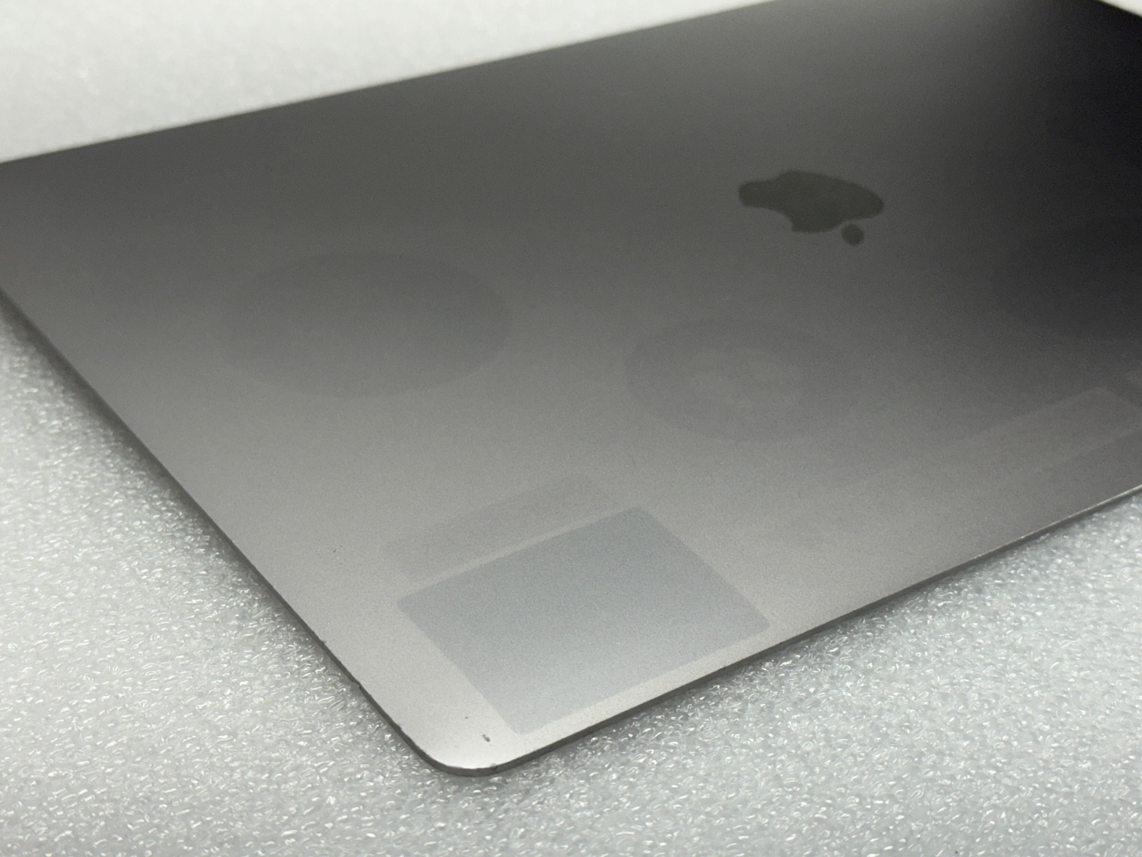 Genuine Apple LCD Screen Assembly 15″ MacBook Pro A1990 2018 2019 – Space Gray