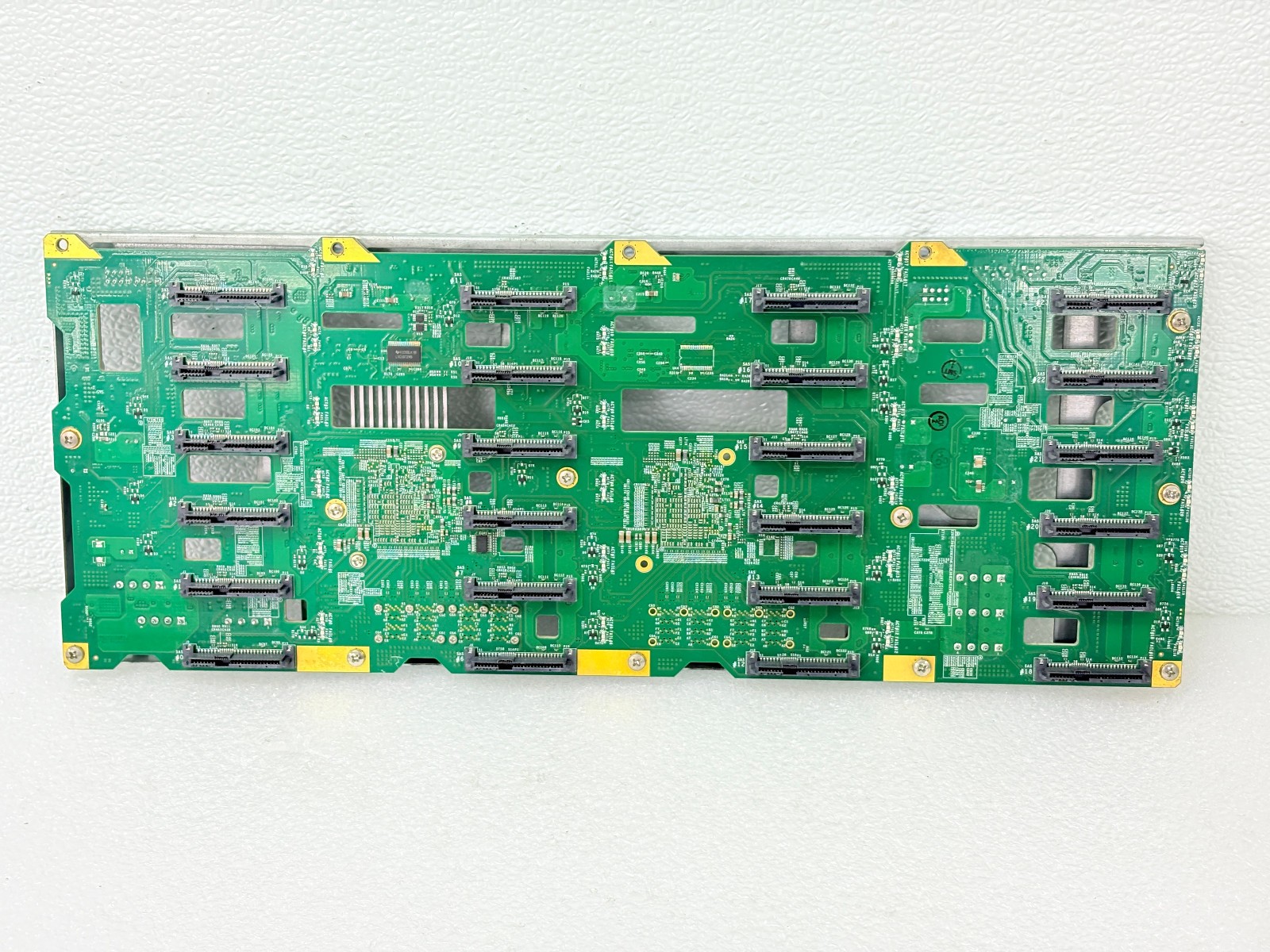 Supermicro BPN-SAS3-846EL1 4U 24-Bay 12Gbps SAS3/SATA3 Single Expander Backplane