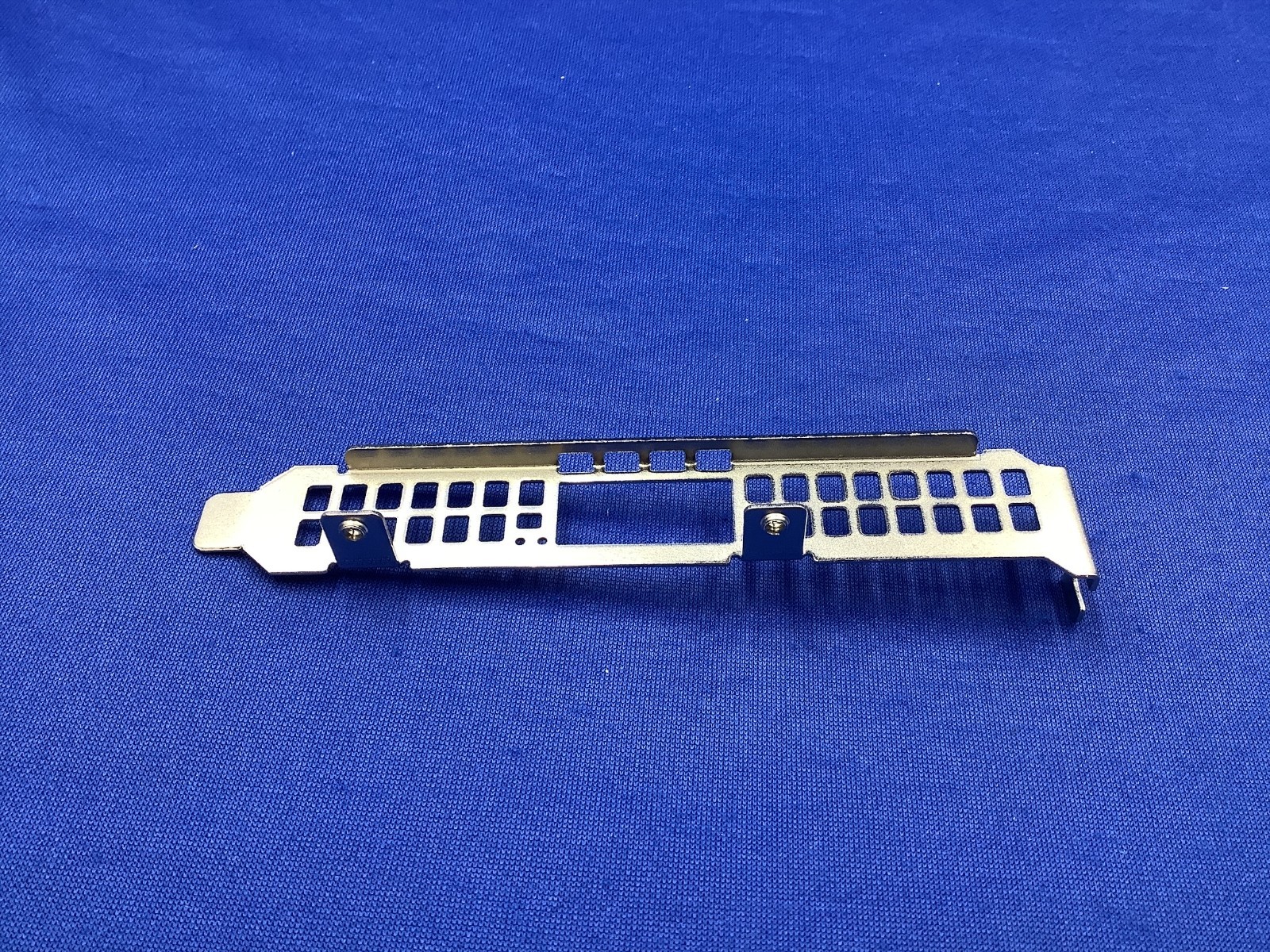 Full height bracket for MCX75310AAS-NEAT MCX75310AAS-HEAT CX-7 200G 400G NDR