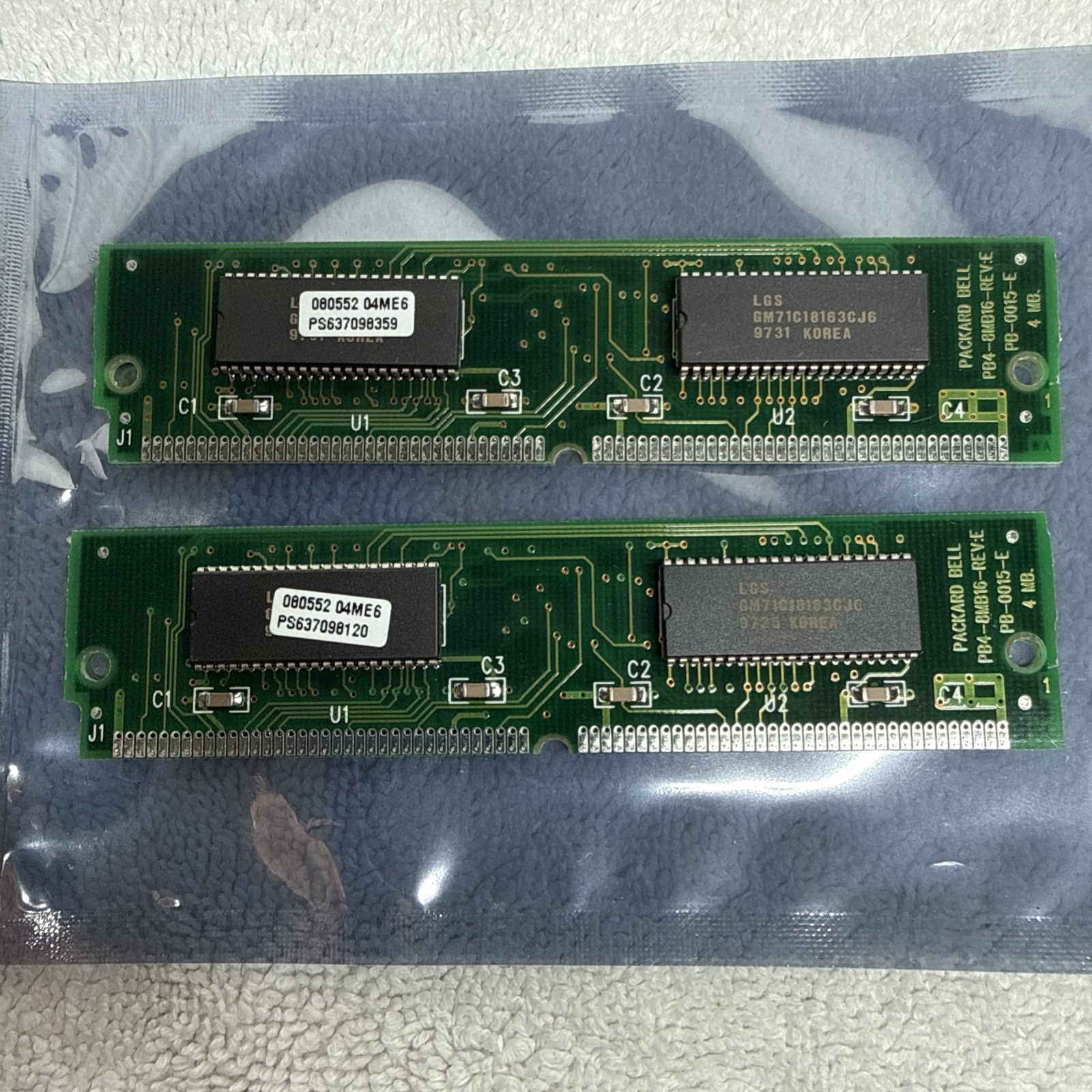 2x 4MB 72-Pin EDO SIMM RAM Packard Bell PB4-8MB16-REV:E (8MB Total)
