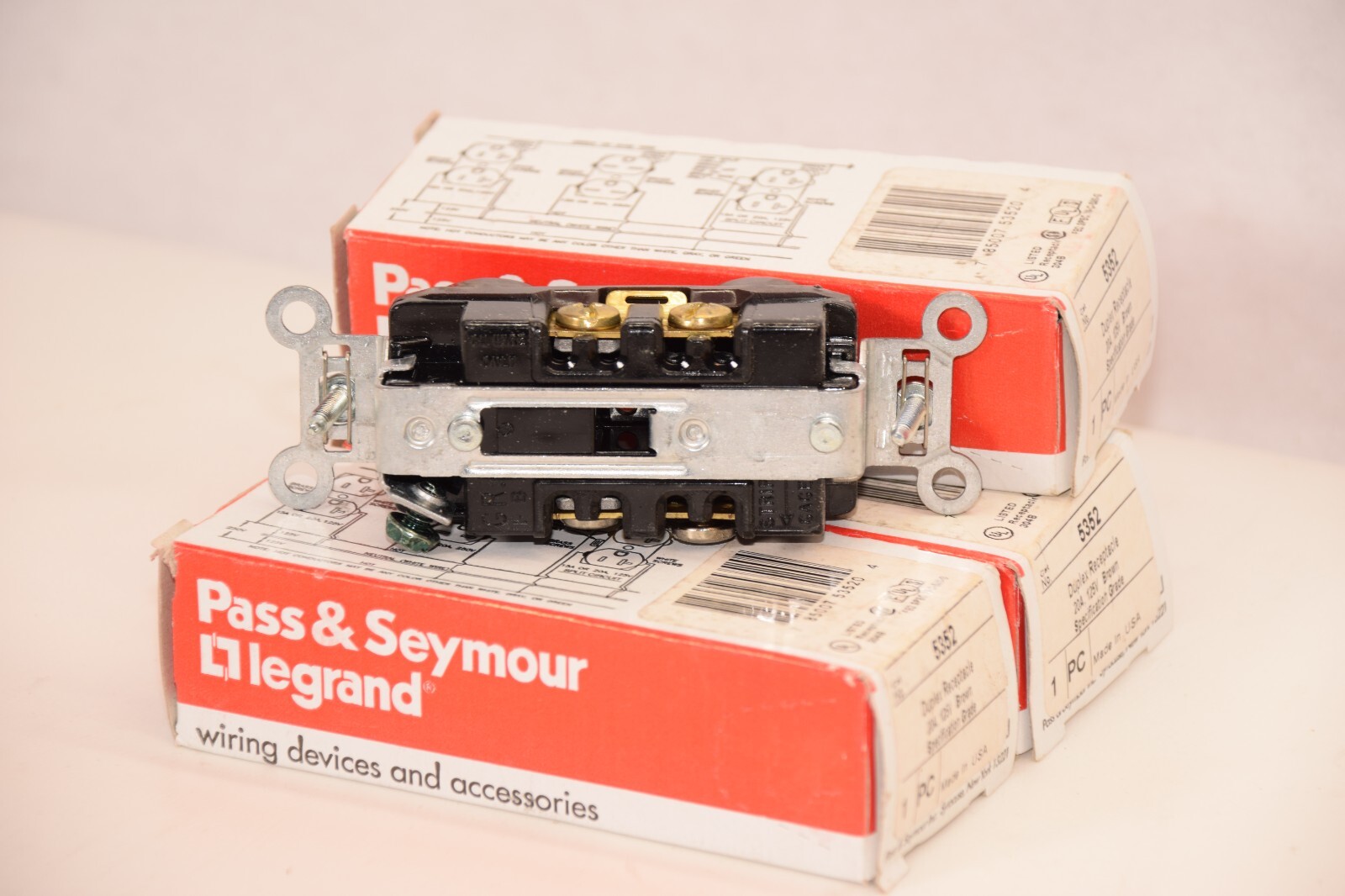 (Lot of 3) Pass & Seymour Legrand 5352 Duplex Receptacle 20A 125v BROWN (NEW)