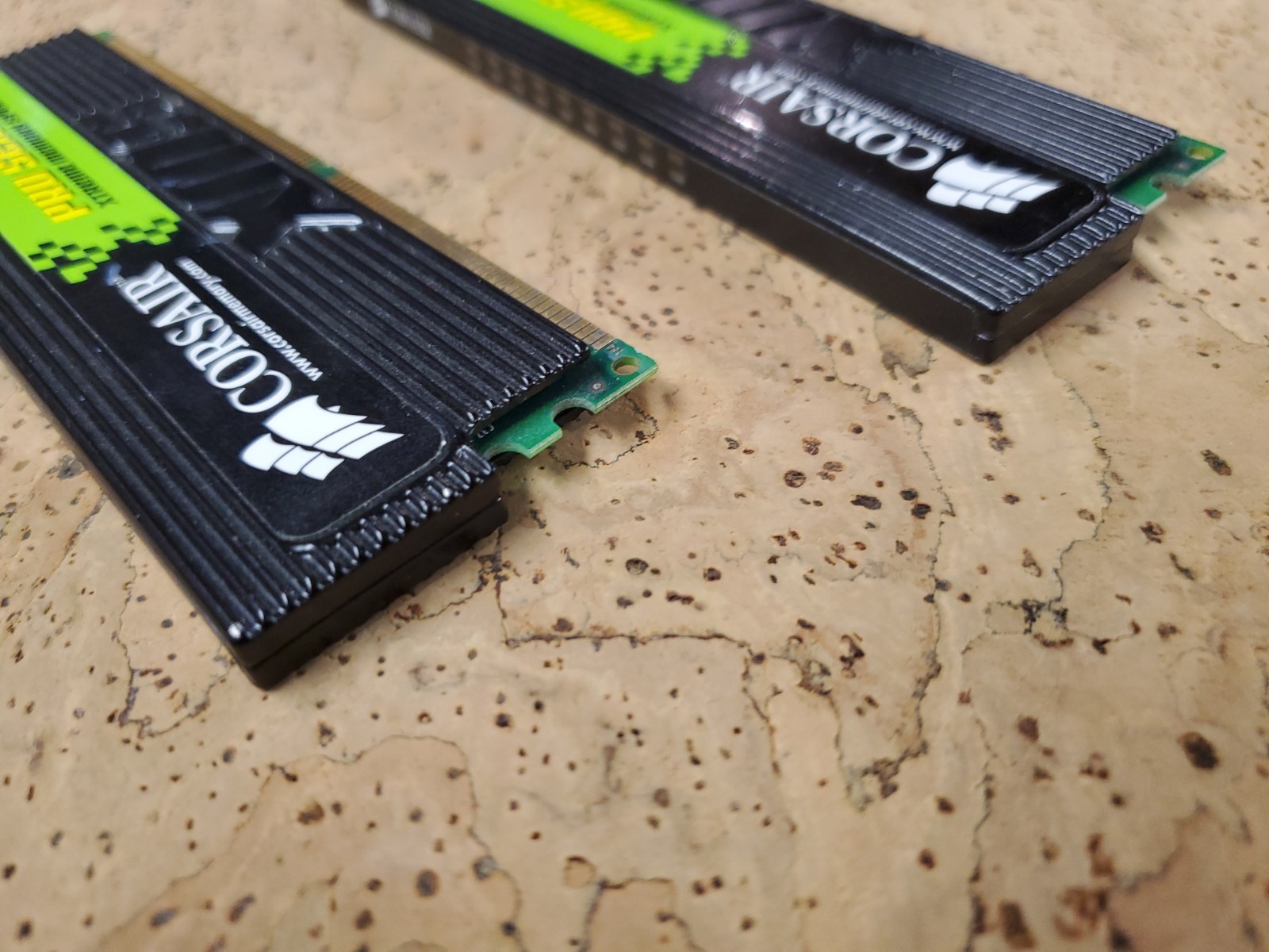 Corsair XMS Pro Series 1GB (2x512MB) DDR1 CMX512-3200XLPRO 400MHz