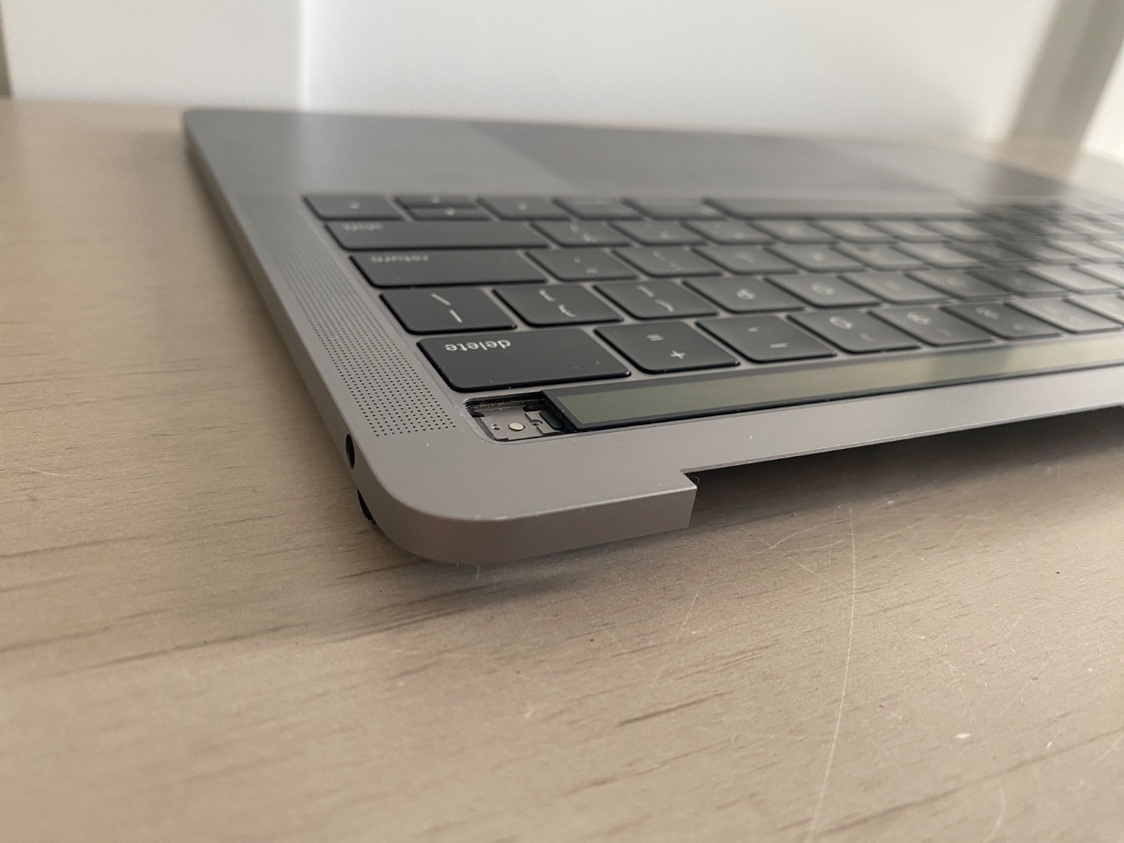 OEM MacBook Pro 13″ A2159 2019 Top Case Keyboard Good Battery (252) – Space Gray
