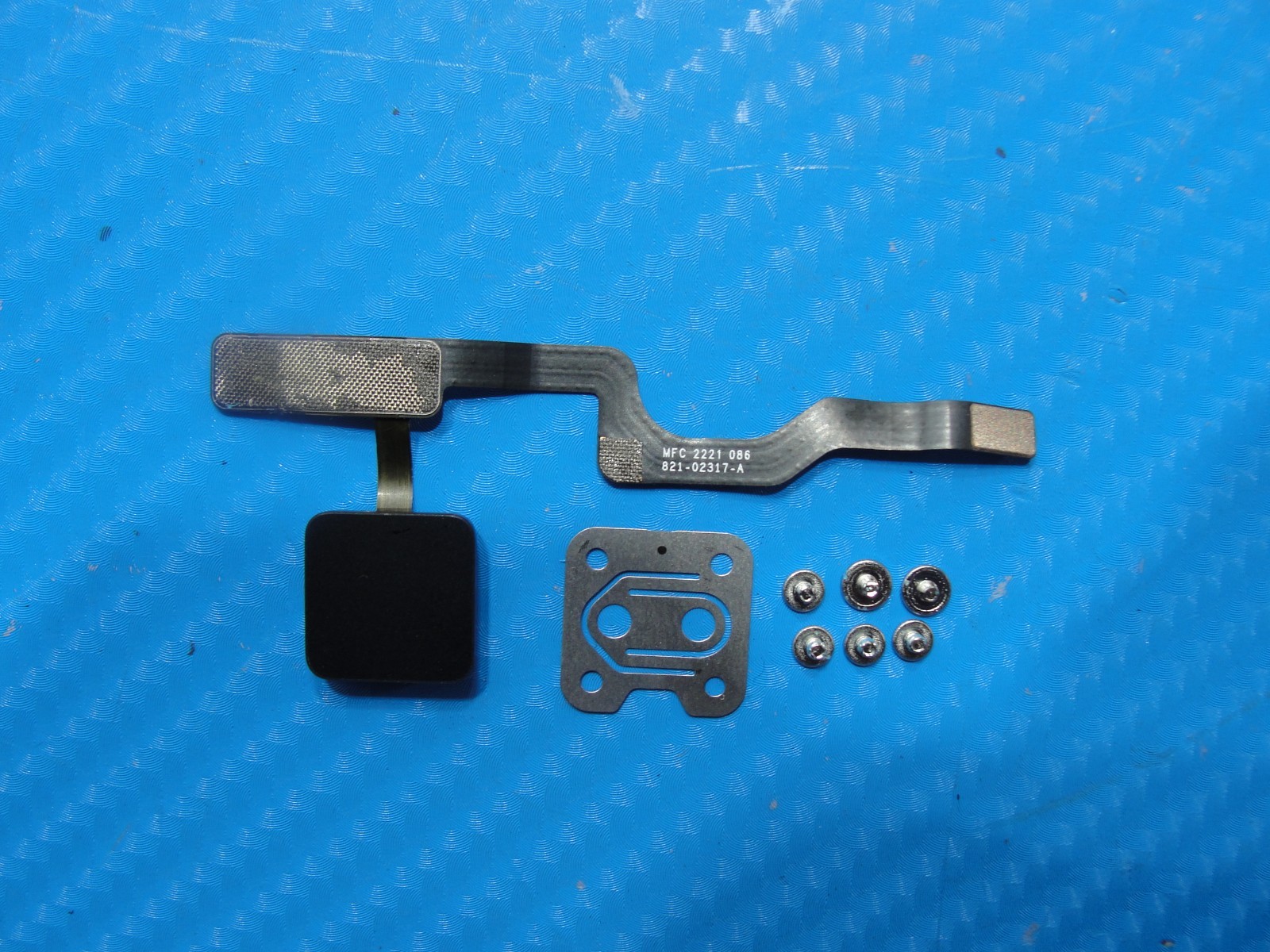 MacBook Pro A2141 2019 16″ i7-9750H 2.6GHz 16GB 5300M 4GB Logic Board AS IS