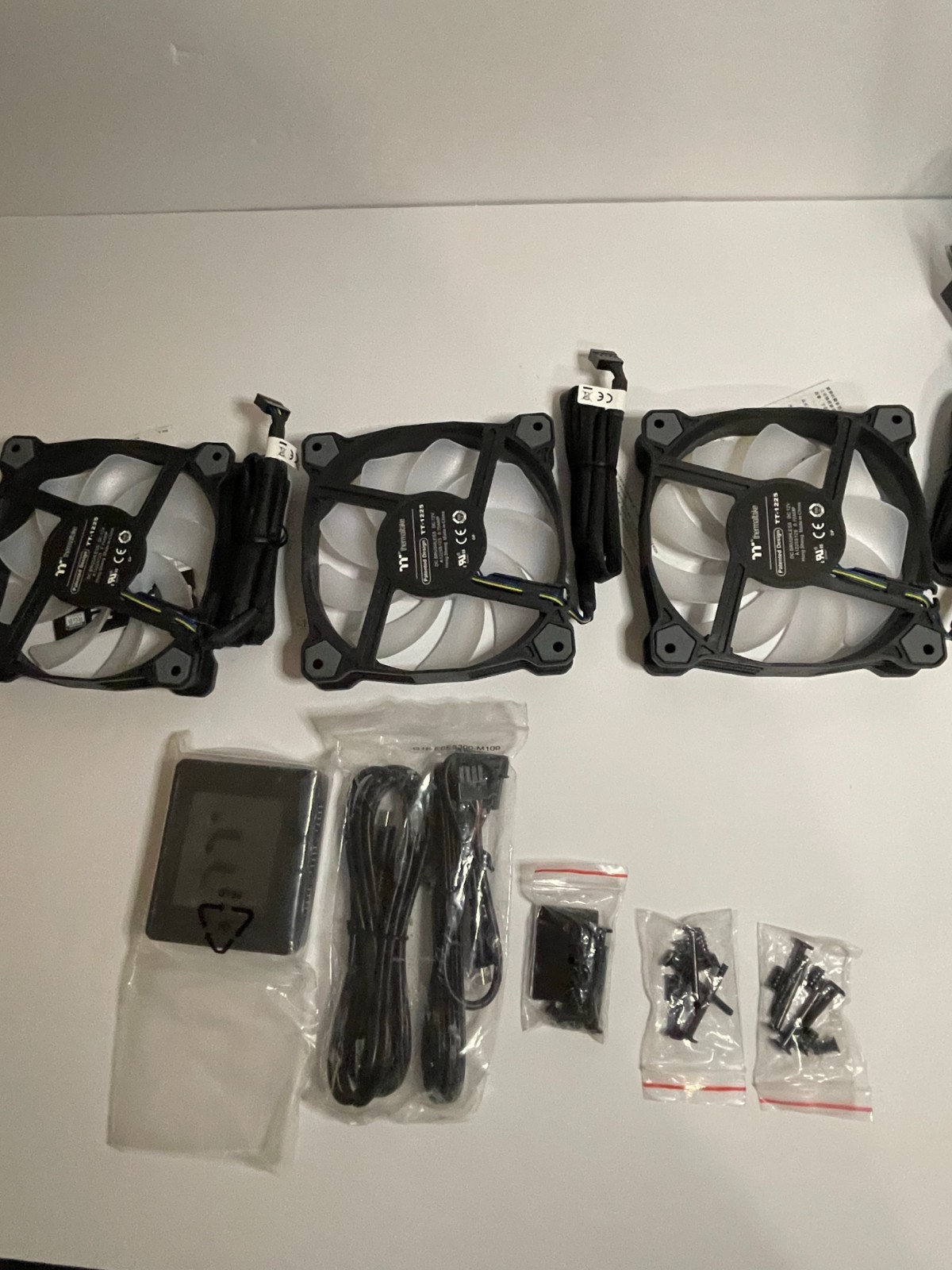 Thermaltake Pure Plus 12 RGB TT Premium Edition with controller, 3 Fans