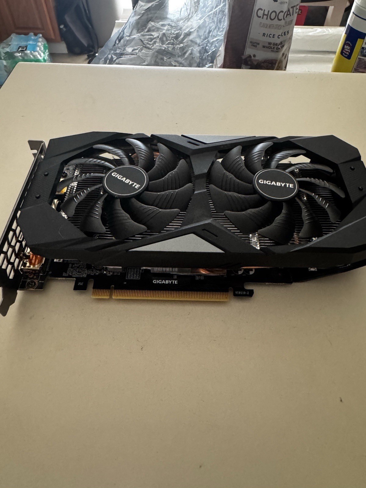 Gigabyte GeForce GTX 1660 , no hyper extensive usage , LU