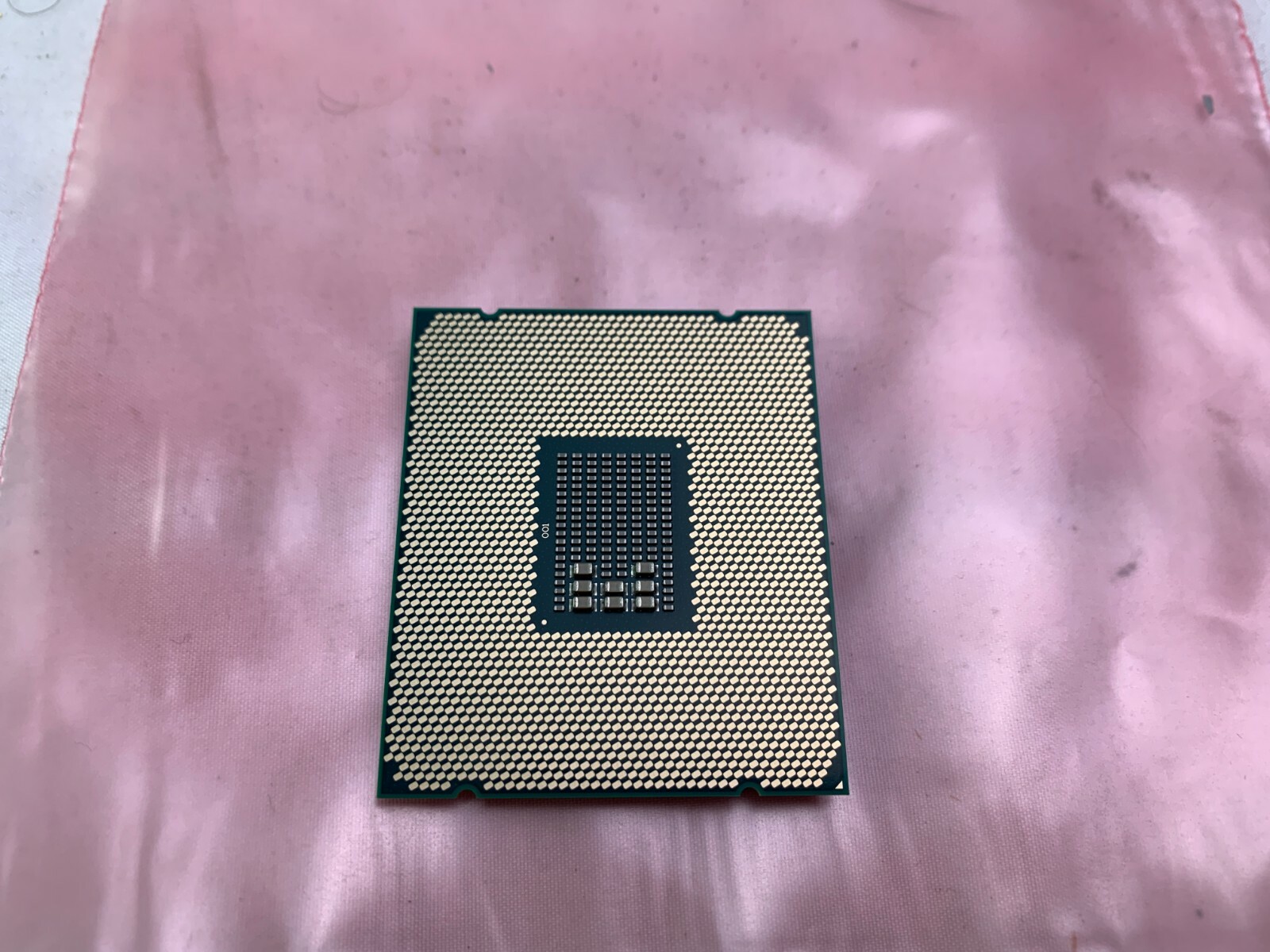 Intel Xeon E5-2630 v4 10-Core 2.20GHz 25Mb 8.0GT/s CPU Processor SR2R7 E5-2630v4