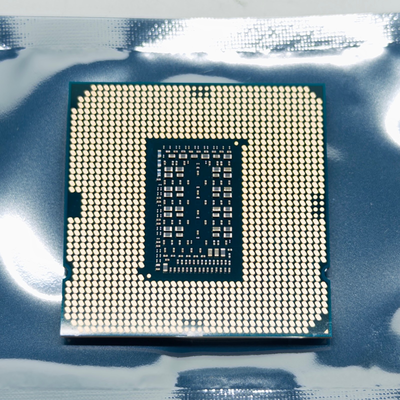 Intel Core i7-11700F SRKNR 2.5GHz 8-Core 16MB CPU Processor Socket LGA1200