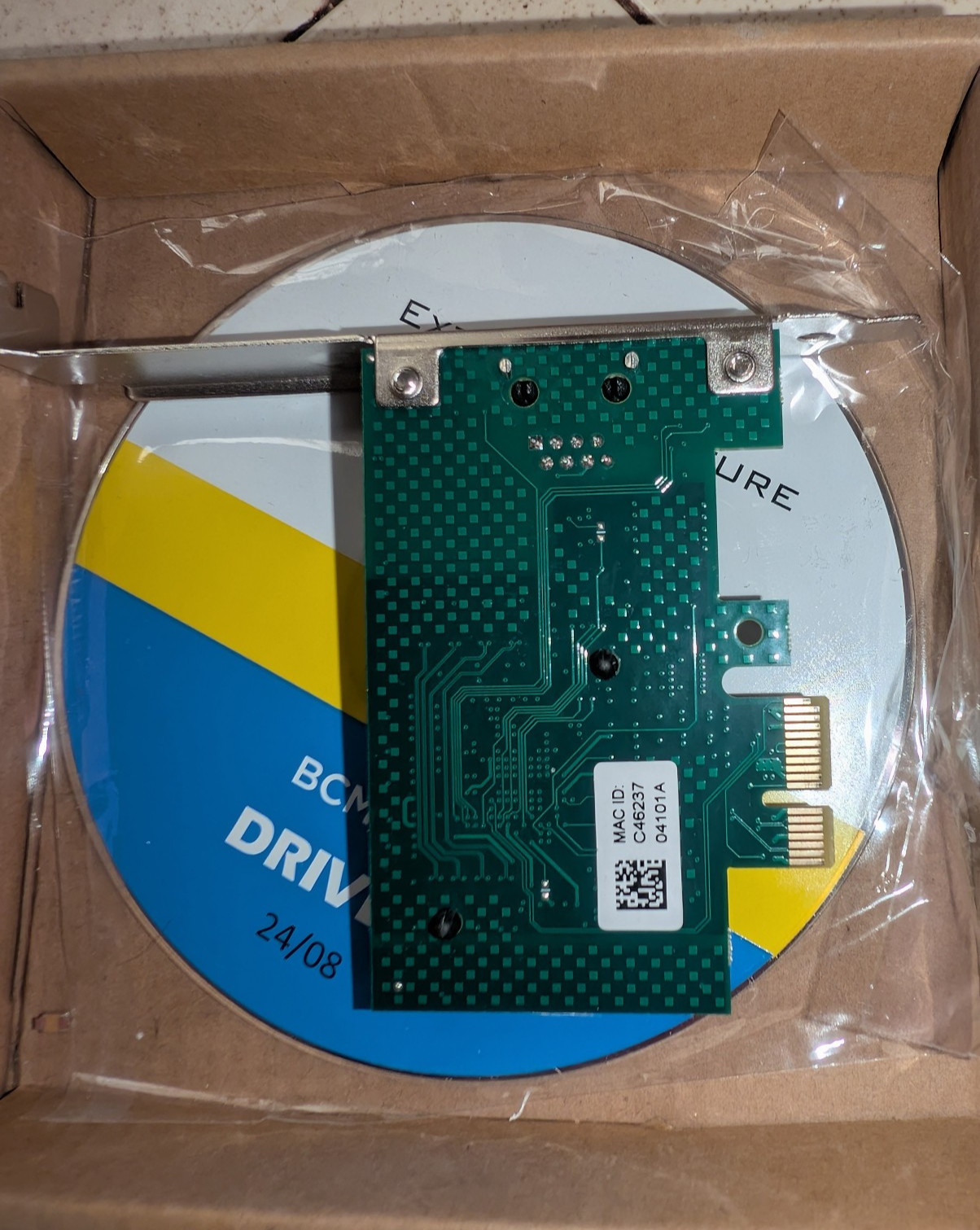 Gigabit Ethernet Server Adapter with Broadcom NetXtreme BCM5751 10/100/1000Mbps