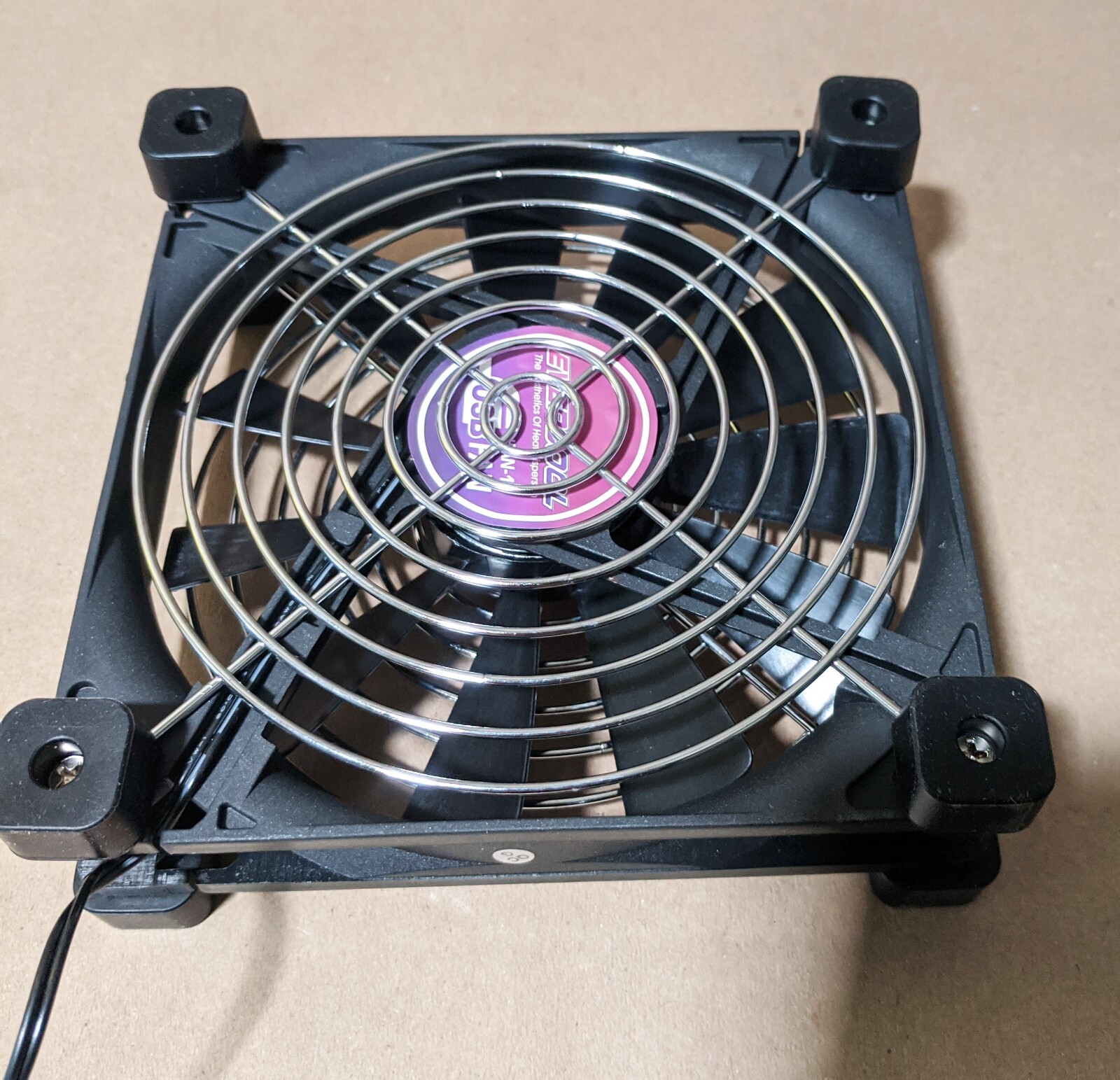 Evercool 140mm USB Powered NUC, Router, Amplifier, Console 2-Speed Cooling Fan