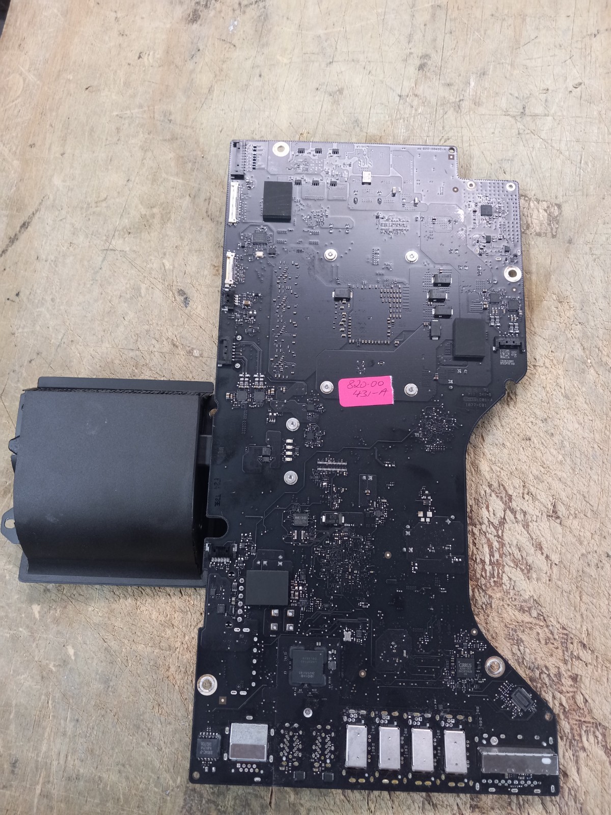 Apple iMac 21.5 Logic Board A1418 Late 2015 i5 2.8GHz 820-00431-A w 32GB SSD DR