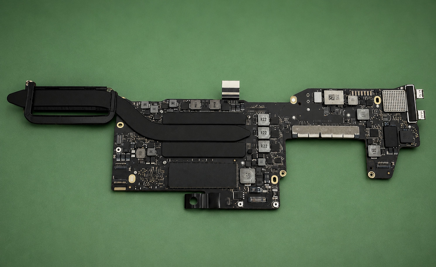 Apple Macbook Pro 13″ A1708 2017 EMC 3164 i5 2.3GHZ 8GB Logic Board