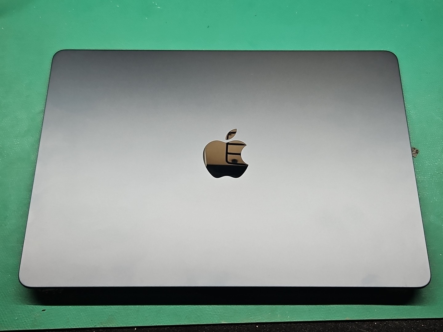 MacBook Air M4 A3240 2025 13″ LED LCD Screen Display Assembly DEFECTIVE AS IS