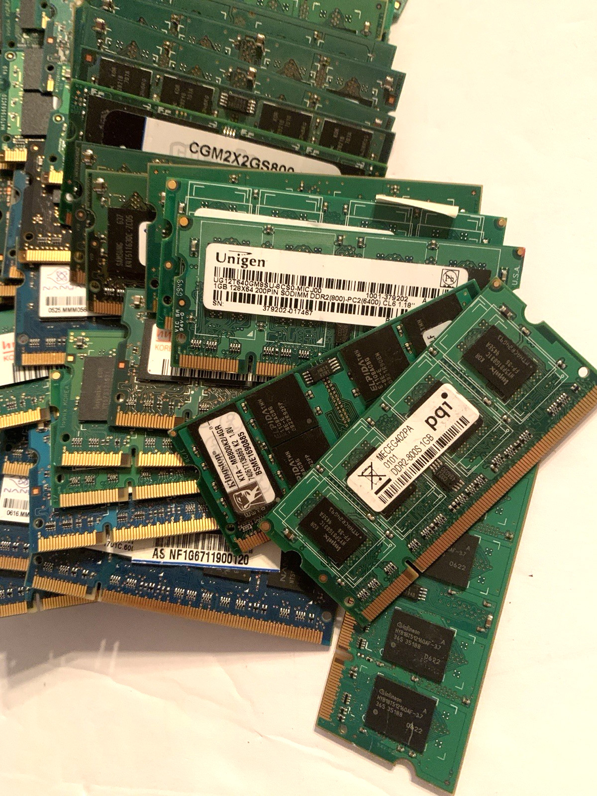 LOT of 177 DDR2 Mixed Brands & Size 2GB 1GB 512MB 256MB Vintage